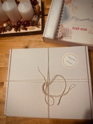 KOUČOVACÍ DENÍK - MOJE JEDINEČNÁ CESTA 2026 s krásnou propiskou 🖍. Věnujte sobě nebo svým blízkým smysluplný dárek 🎁.